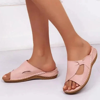 ✨【Ograniczona czasowo zniżka 50%】🔥【35-43】👡2025 damskie modne i wygodne skórzane kapcie i sandały, odpowiednie do domu i na zewnątrz