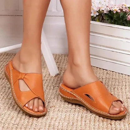 ✨【Ograniczona czasowo zniżka 50%】🔥【35-43】👡2025 damskie modne i wygodne skórzane kapcie i sandały, odpowiednie do domu i na zewnątrz